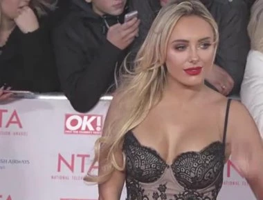 Amber Turner: Η ξανθιά οπτασία που μας έχει... πάρει το μυαλό! (φωτό)